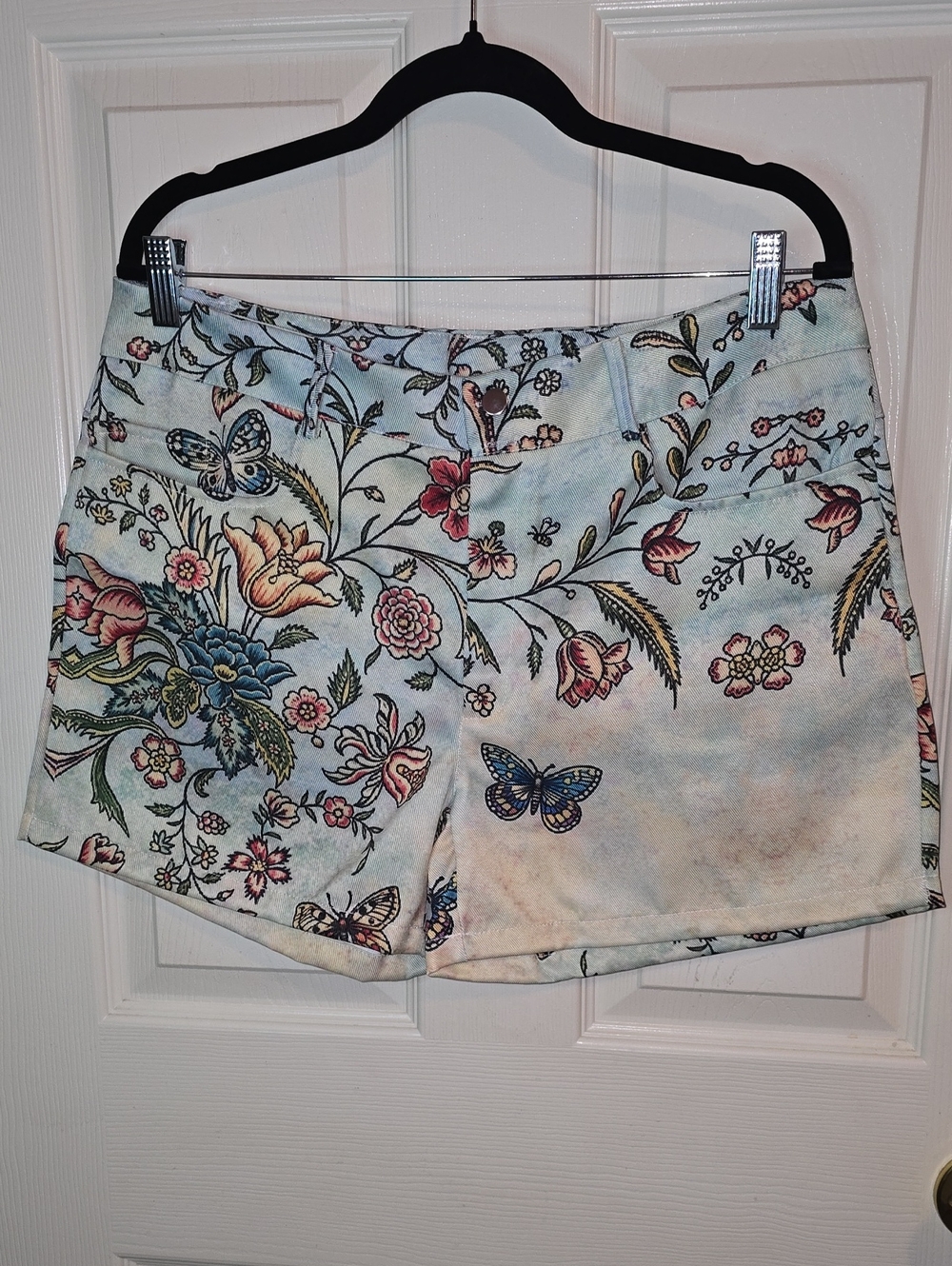 NWOT Floral & Butterfly Light Blue Women's Bermuda Shorts